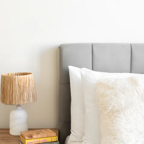 Lampa z rattanowym kloszem